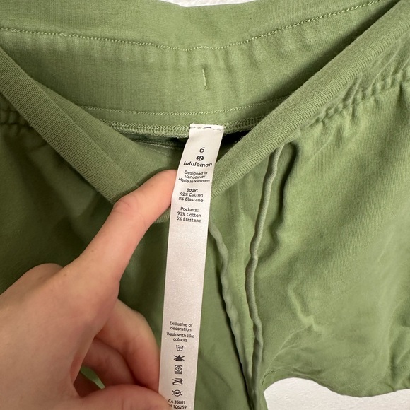 Lululemon Inner Glow shorts - Picture 4 of 8